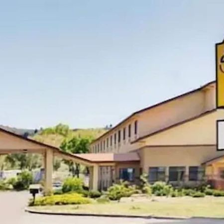 Super 8 By Wyndham Klamath Falls Exteriör bild