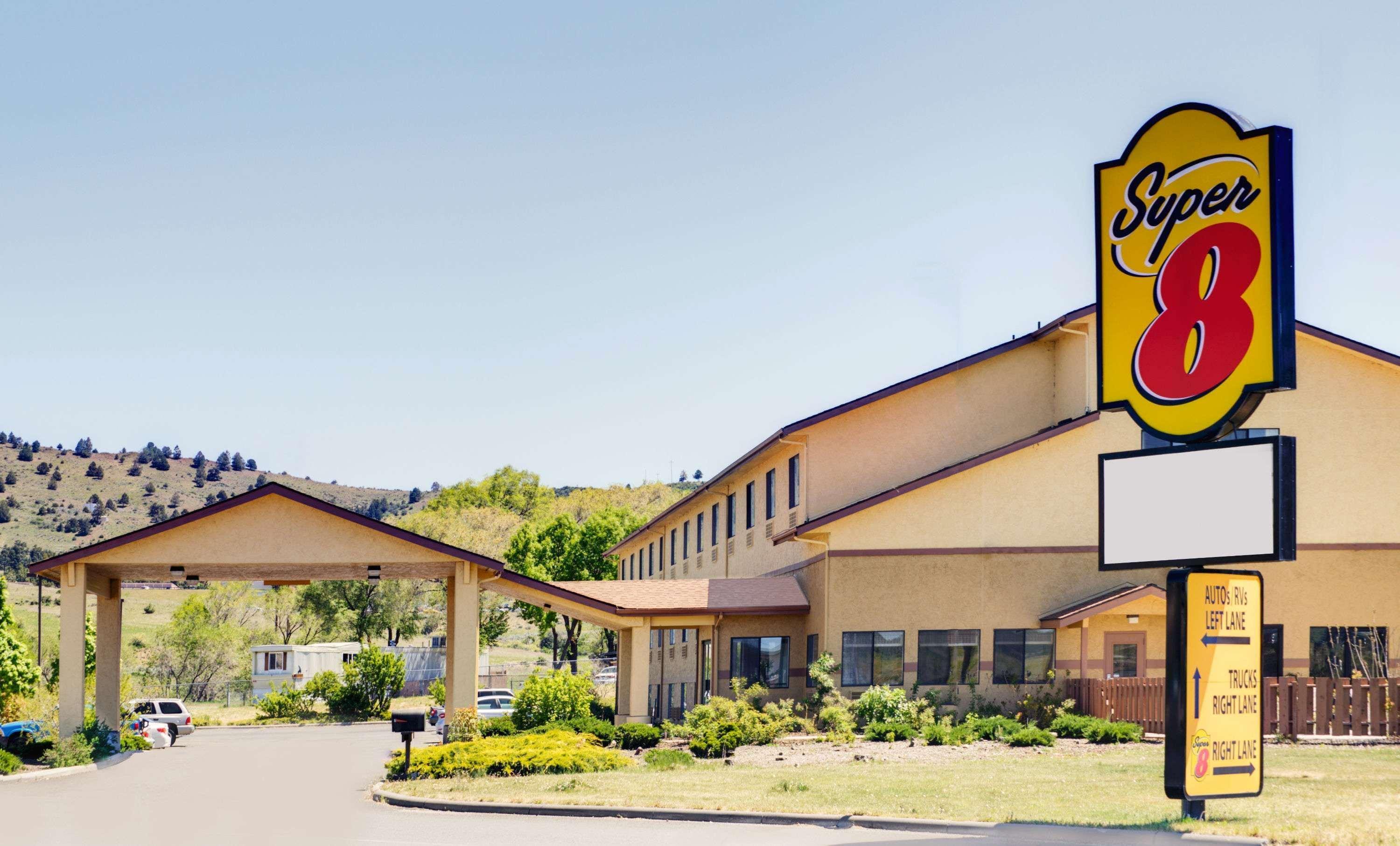 Super 8 By Wyndham Klamath Falls Exteriör bild